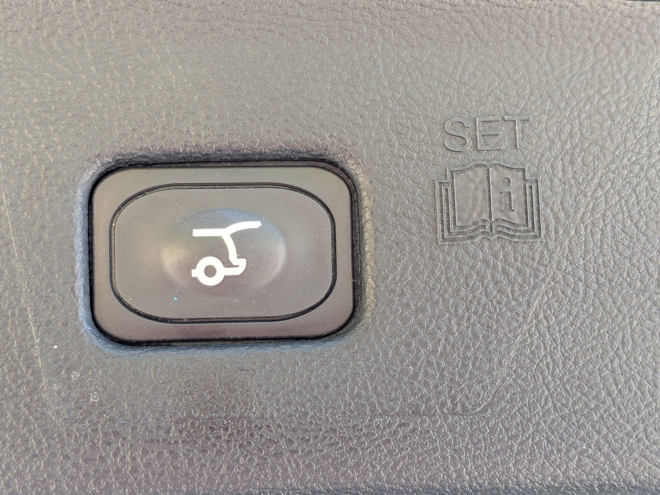 Used 2023 Ford Edge Titanium image 37