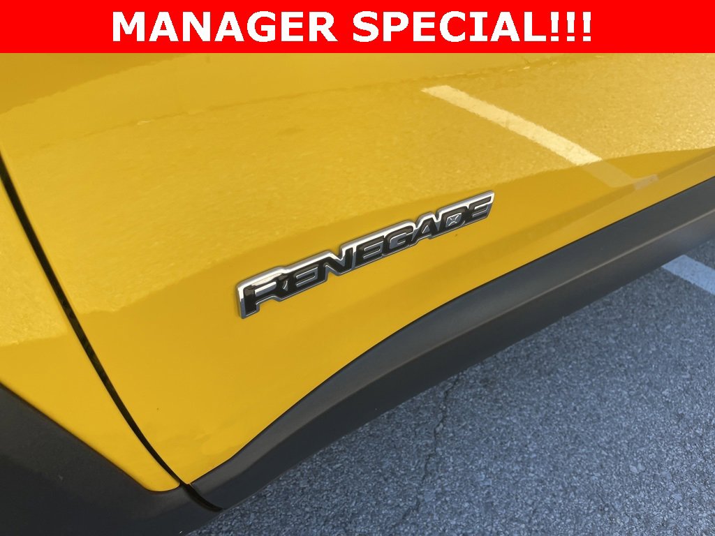 Used 2016 Jeep Renegade Latitude w/ Cold Weather Group image 10