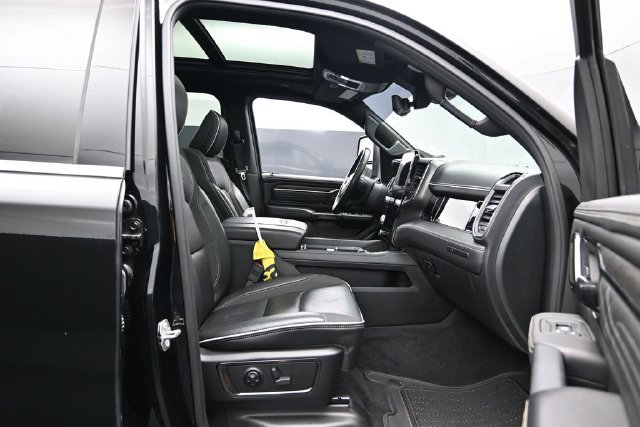 Used 2025 RAM 1500 Limited AWD/4WD image 32