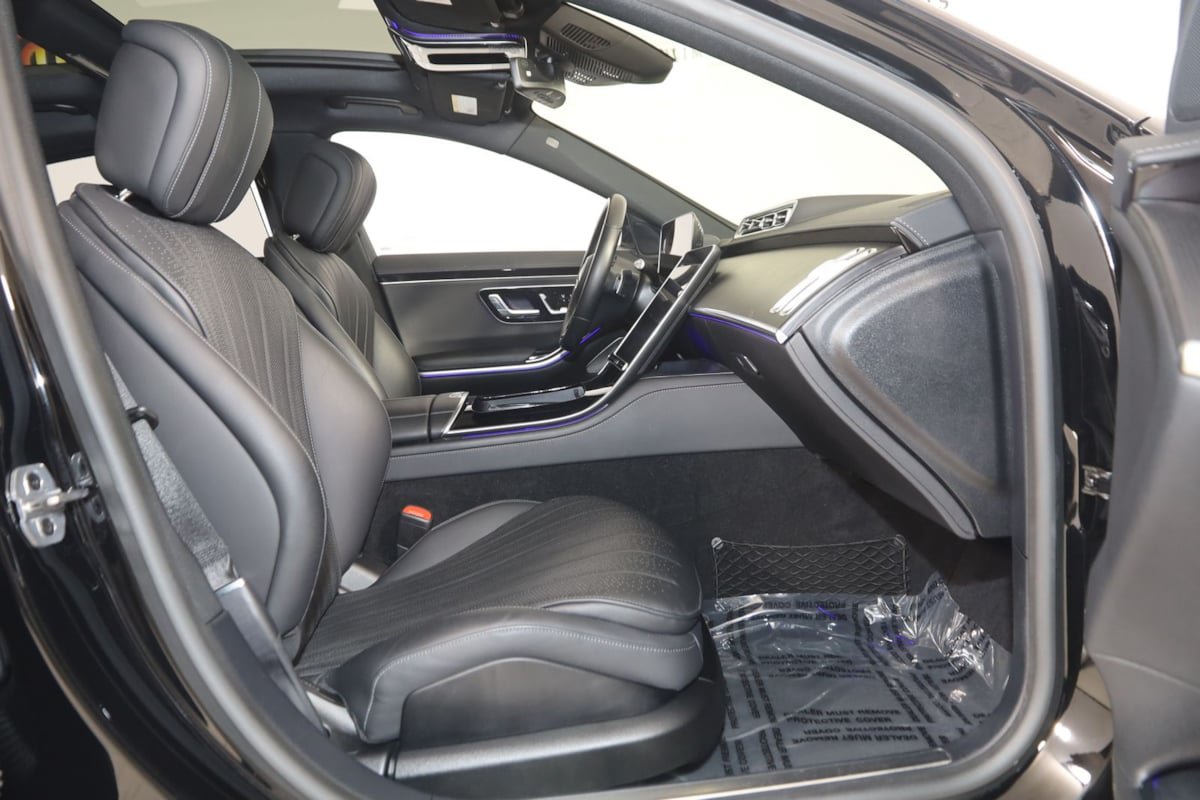 Used 2022 Mercedes-Benz S 500 4MATIC w/ AMG Line Package image 15