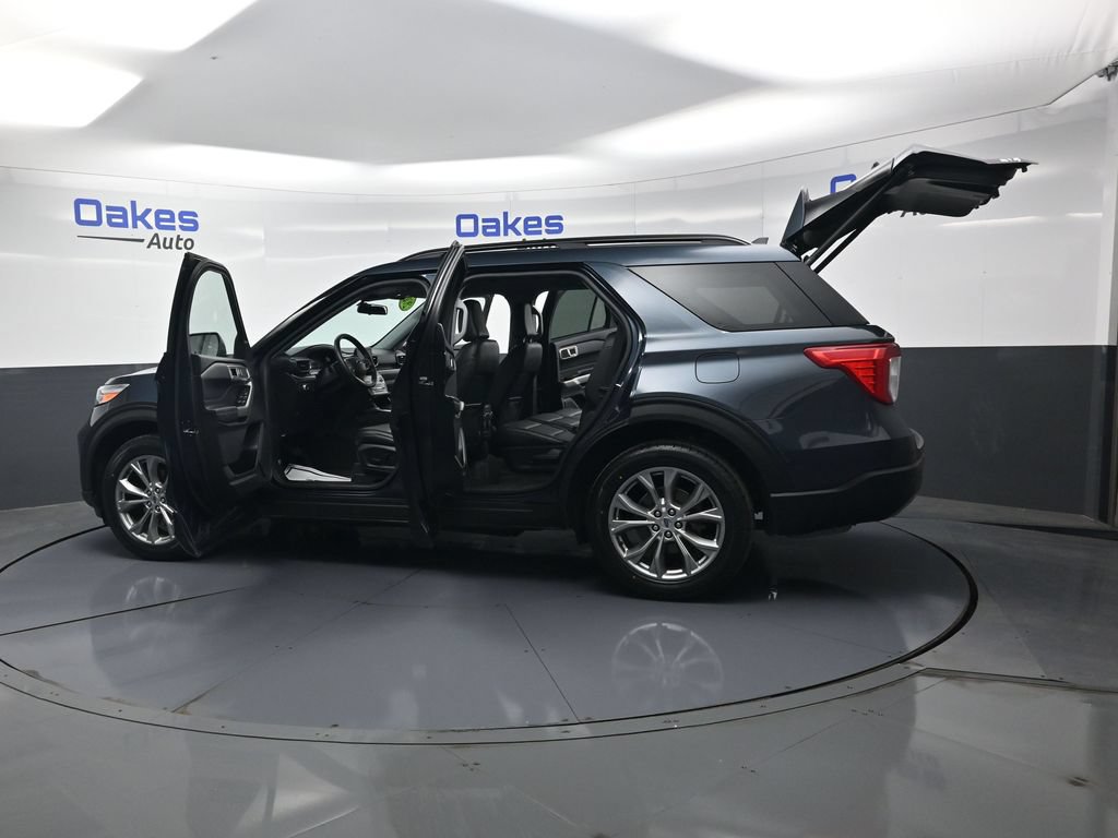 Used 2022 Ford Explorer XLT w/ Equipment Group 202A AWD/4WD image 56