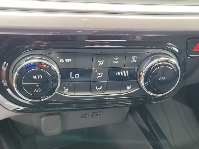Certified 2025 Chevrolet Trax ACTIV w/ Driver Confidence Package FWD image 31