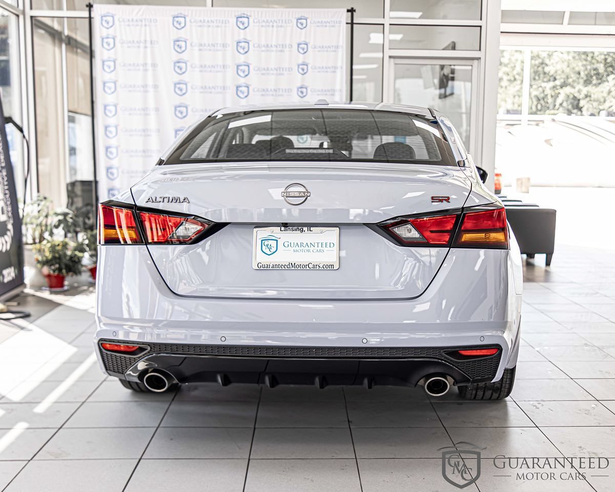 Used 2024 Nissan Altima 2.5 SR w/ SR Premium Package FWD image 14