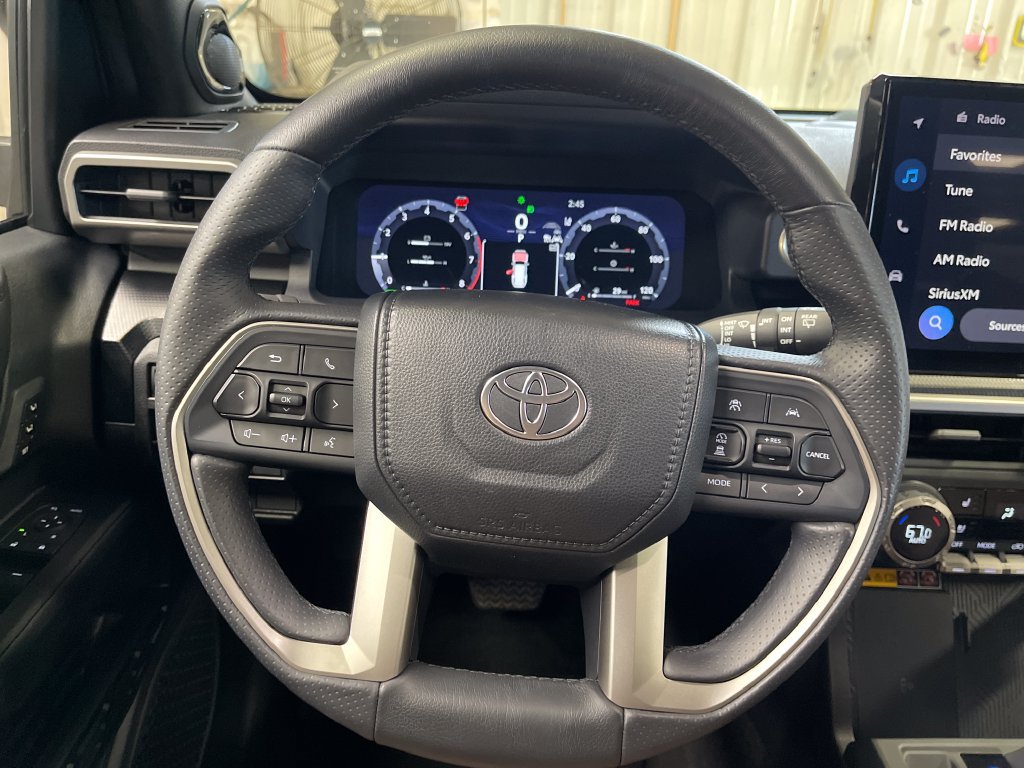 Certified 2025 Toyota 4Runner Limited w/ Tow Technology Package AWD/4WD image 20
