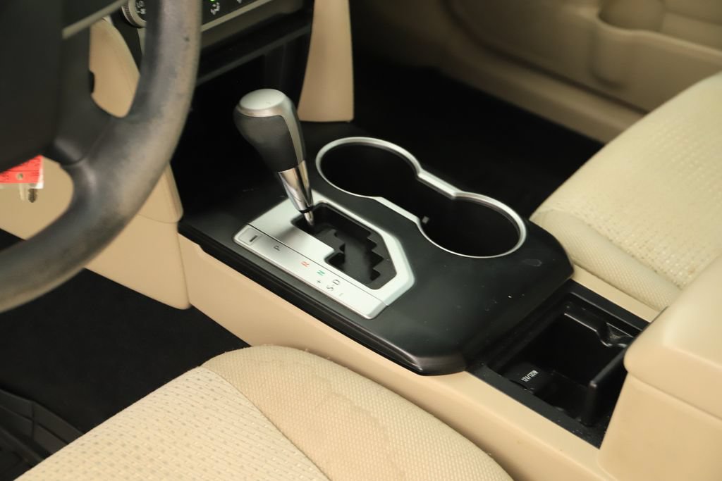 Used 2014 Toyota Camry LE FWD image 17