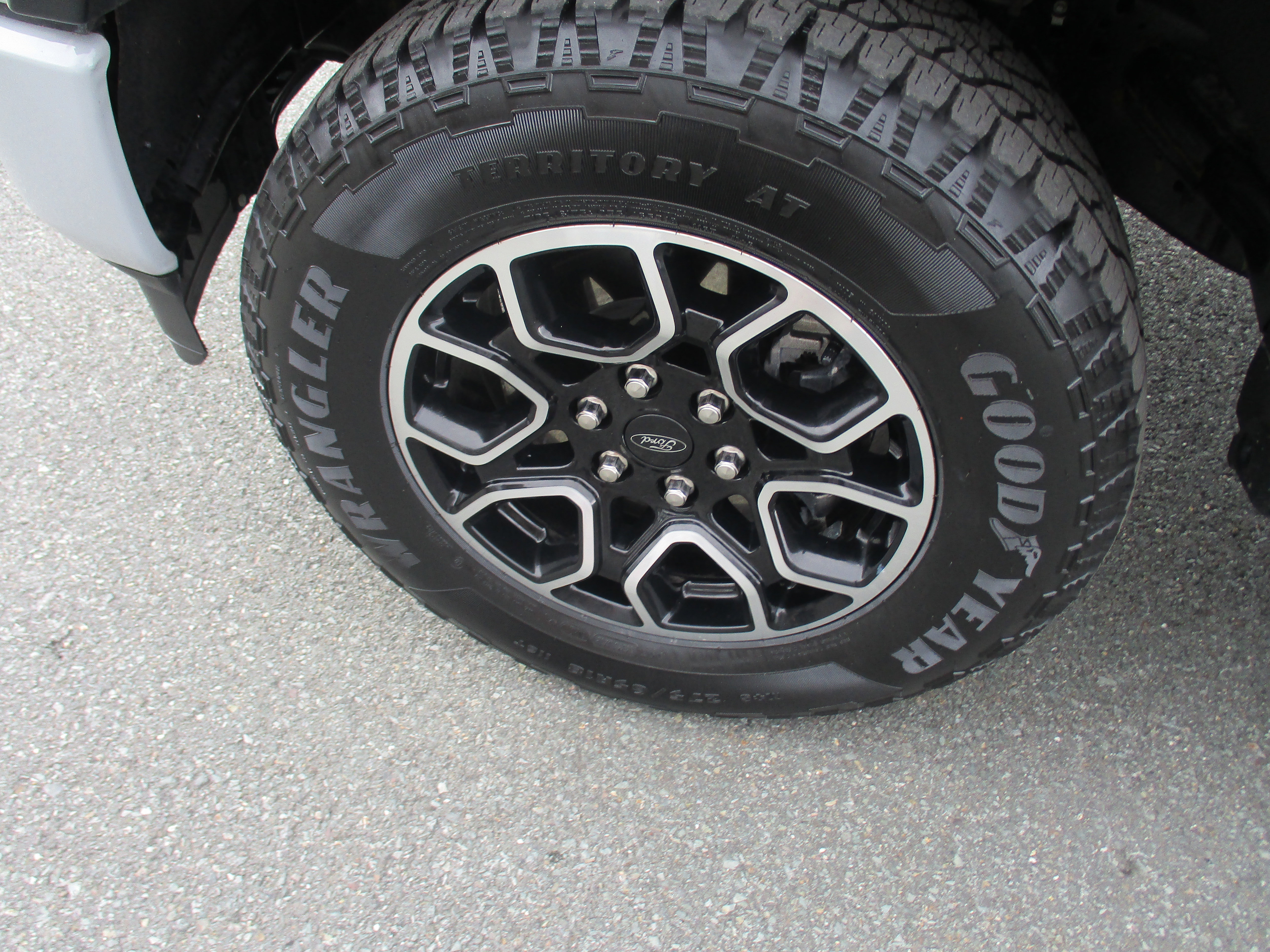 Used 2023 Ford F150 XLT w/ Equipment Group 302A High image 9