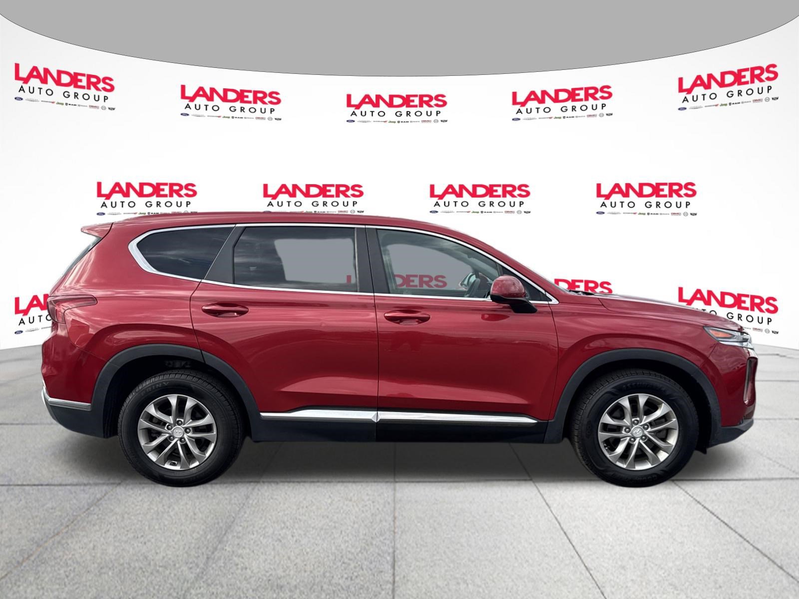 Used 2020 Hyundai Santa Fe SE image 2