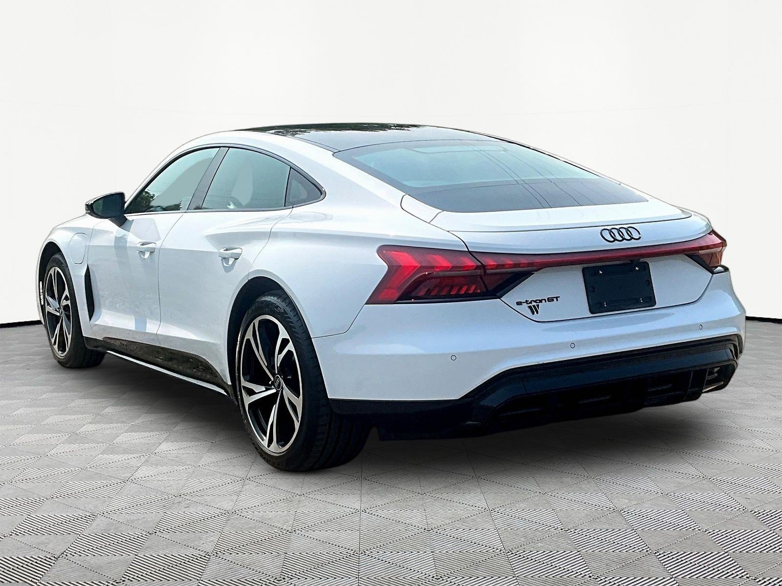 Used 2023 Audi e-tron GT Premium Plus w/ Performance Package AWD/4WD image 11