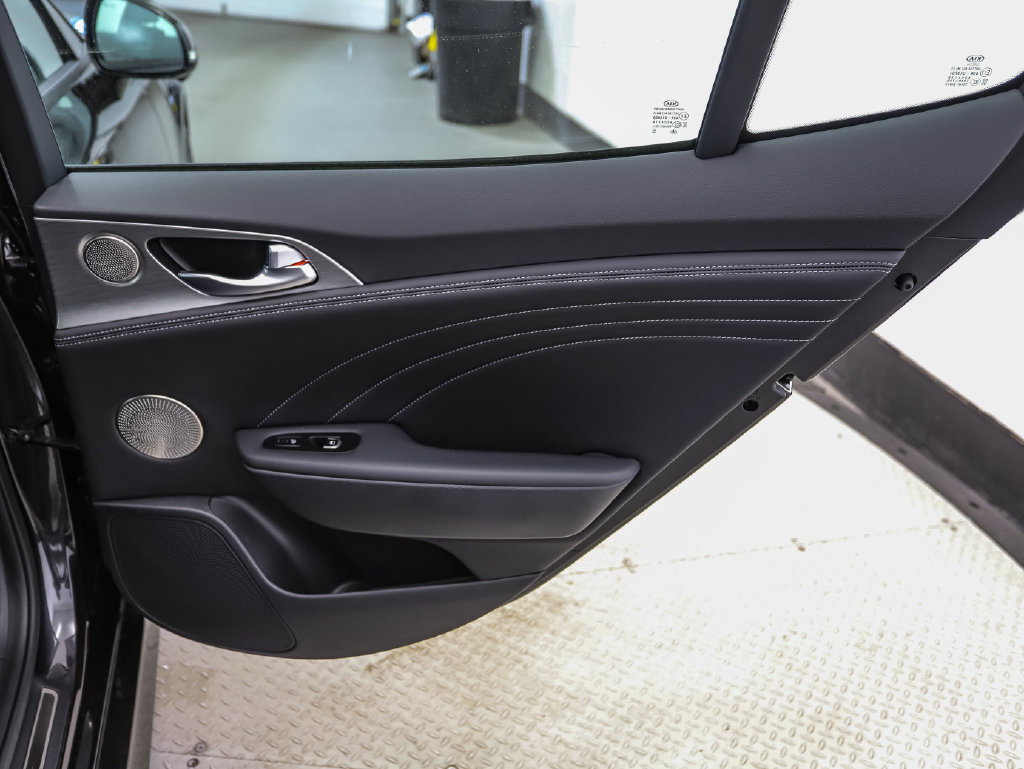 Used 2022 Kia Stinger GT2 AWD/4WD image 25