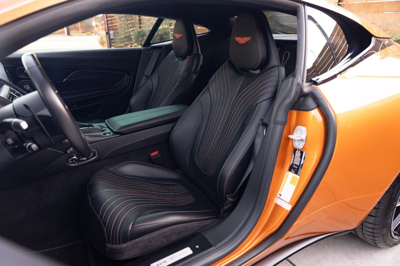 Used 2018 Aston Martin DB11 Coupe image 44