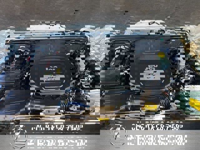 Used 2012 Jeep Wrangler Unlimited Sahara AWD/4WD image 10