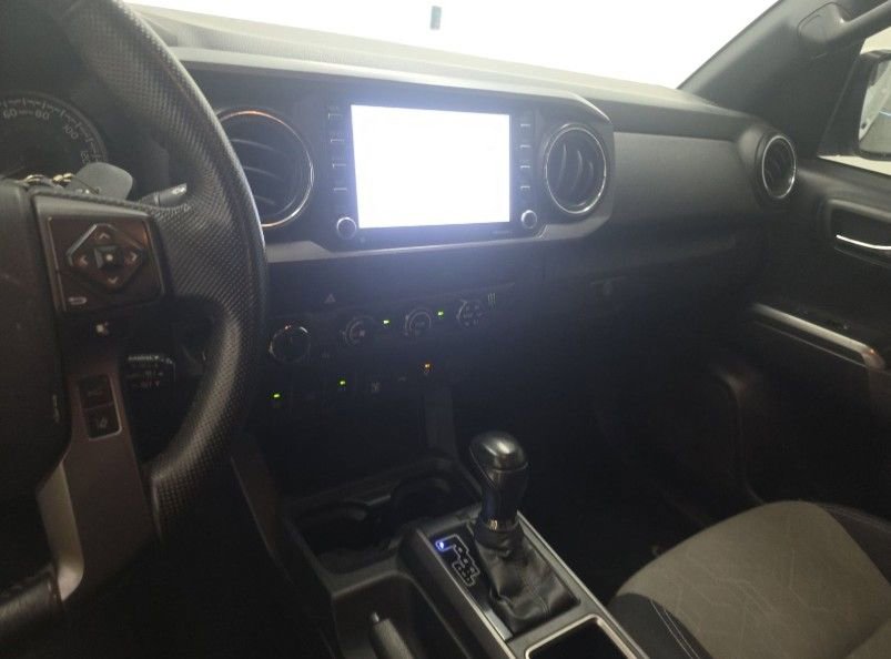 Used 2020 Toyota Tacoma TRD Sport w/ Technology Package image 22