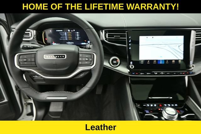 Used 2023 Jeep Wagoneer L Series III w/ Premium Group I AWD/4WD image 15