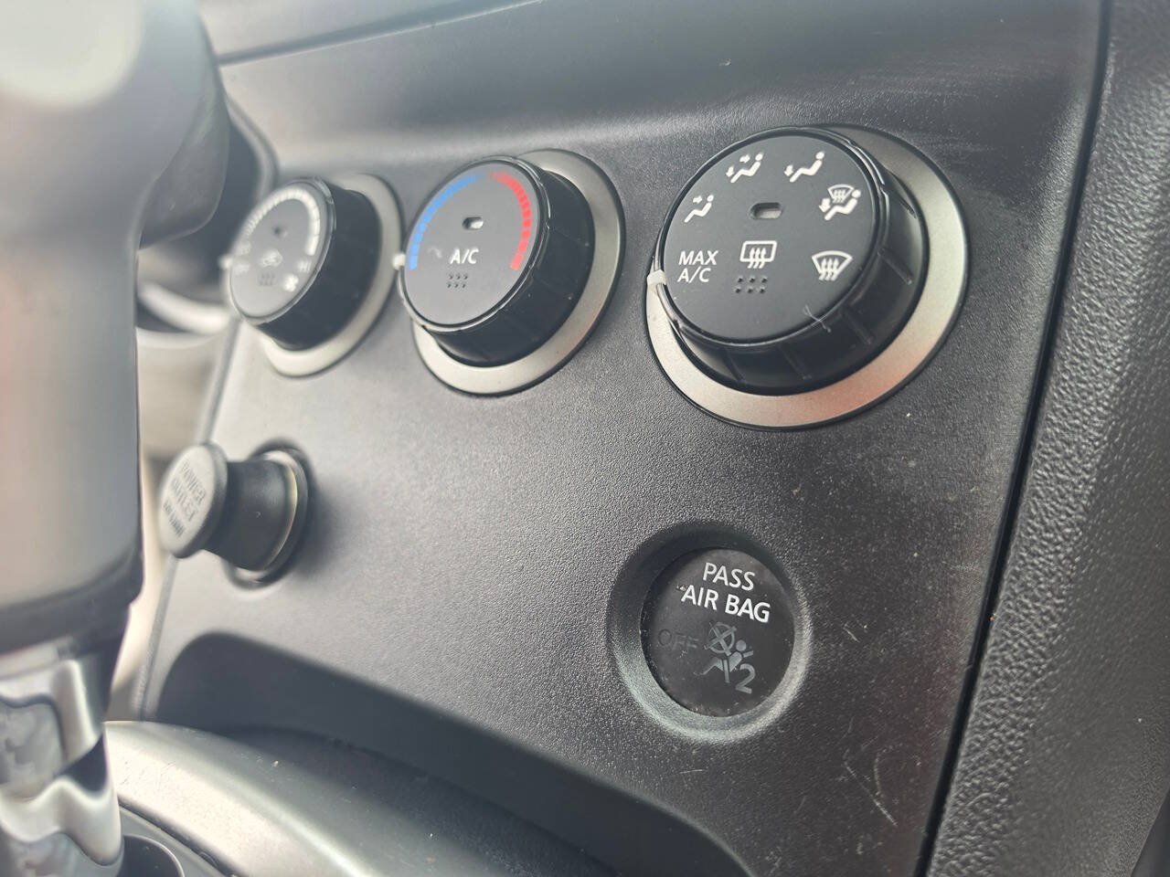 Used 2015 Nissan Rogue S w/ Convenience Package FWD image 39