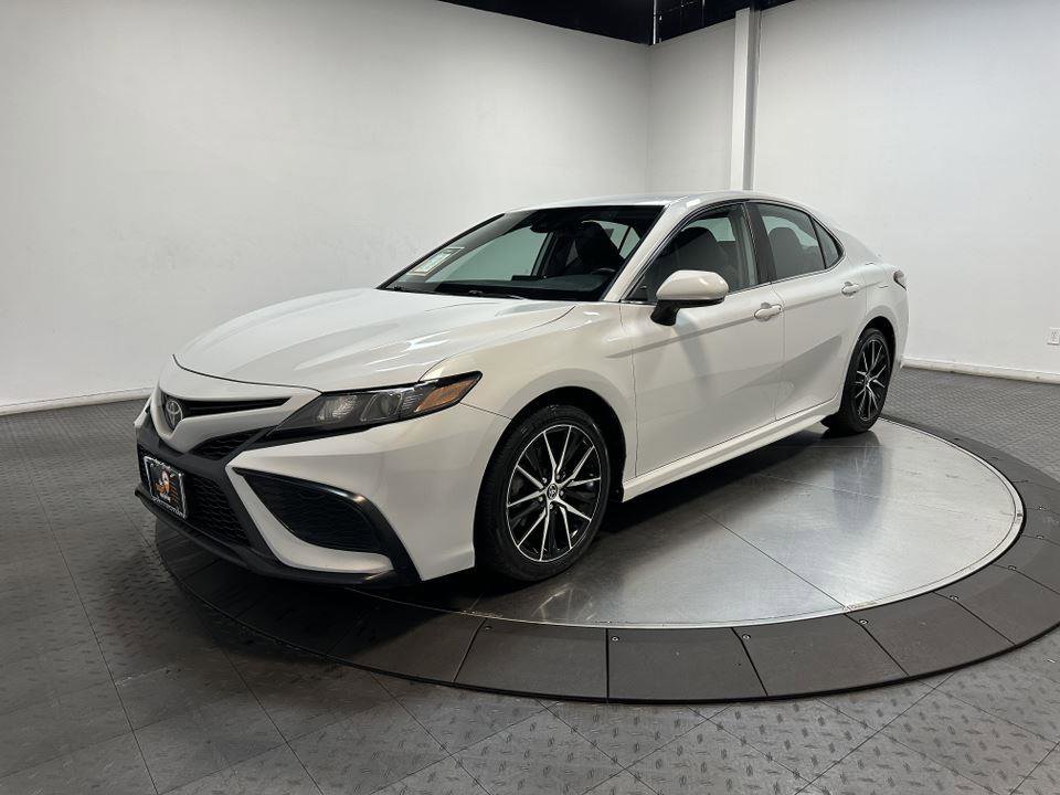 Used 2022 Toyota Camry SE