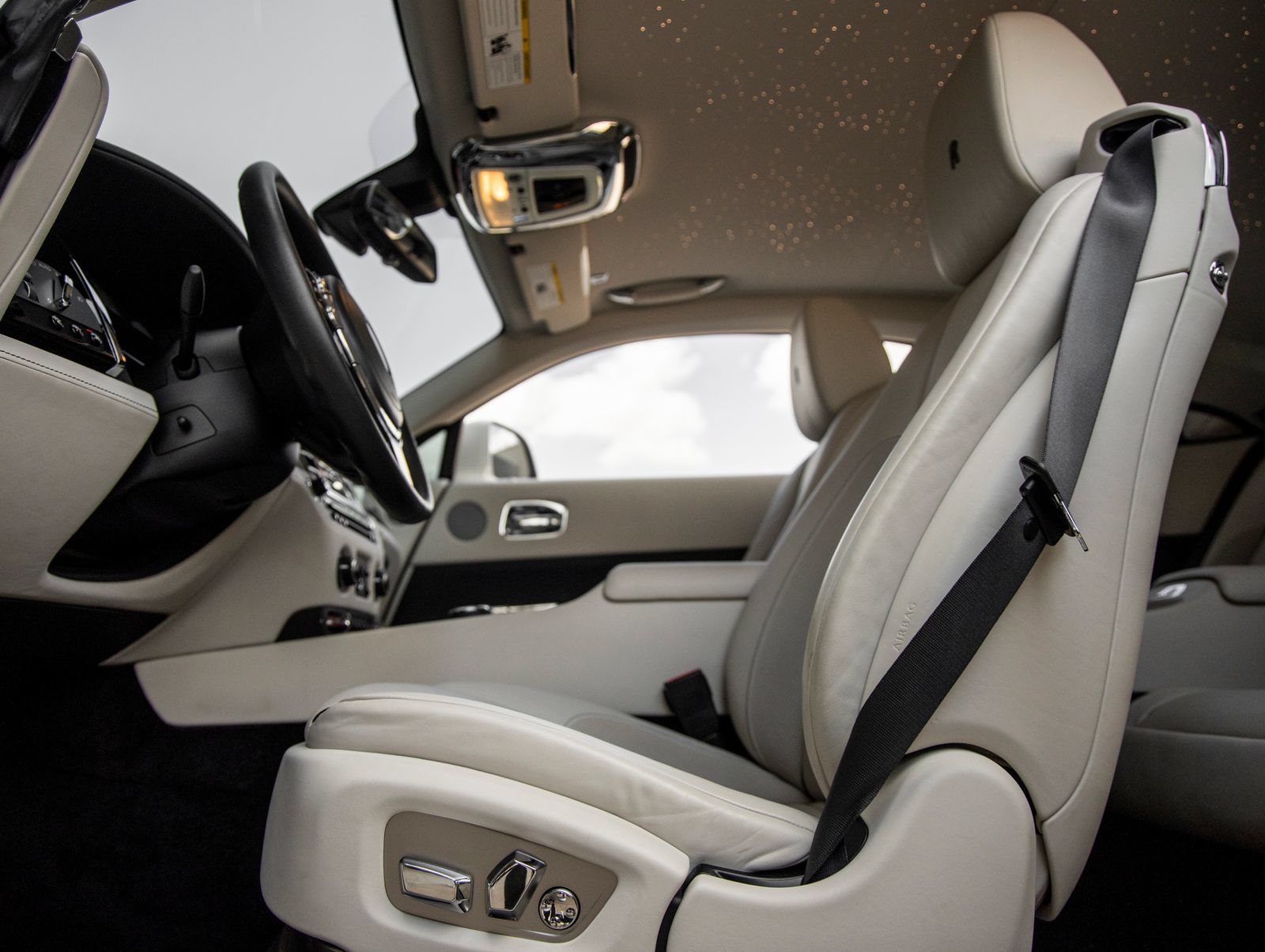 Used 2018 Rolls-Royce Wraith RWD image 26