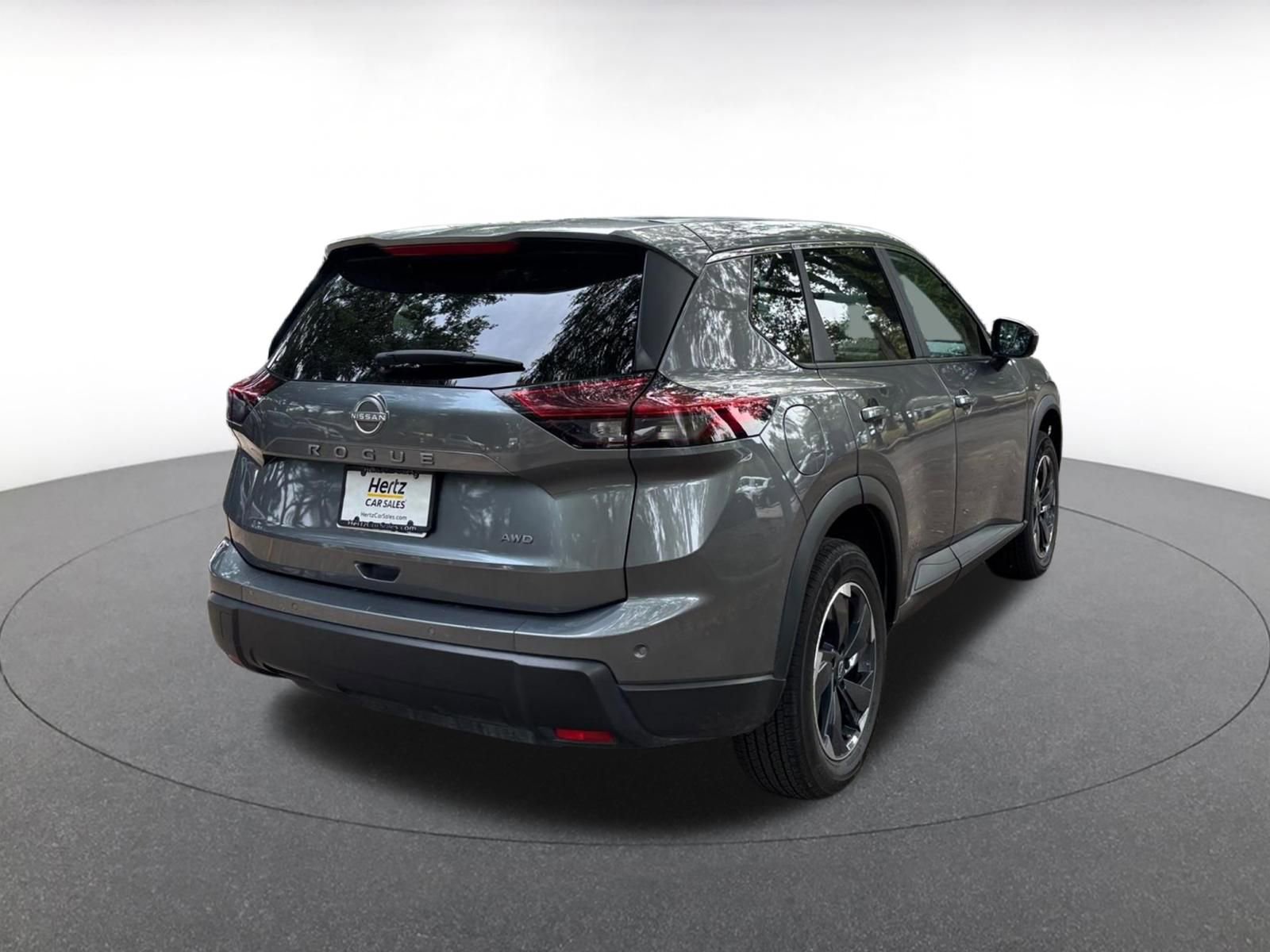 Used 2025 Nissan Rogue SV AWD/4WD image 7