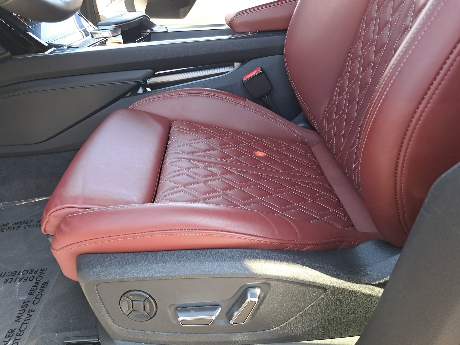 Used 2024 Audi SQ8 e-tron Premium Plus w/ Black Optic Package image 31