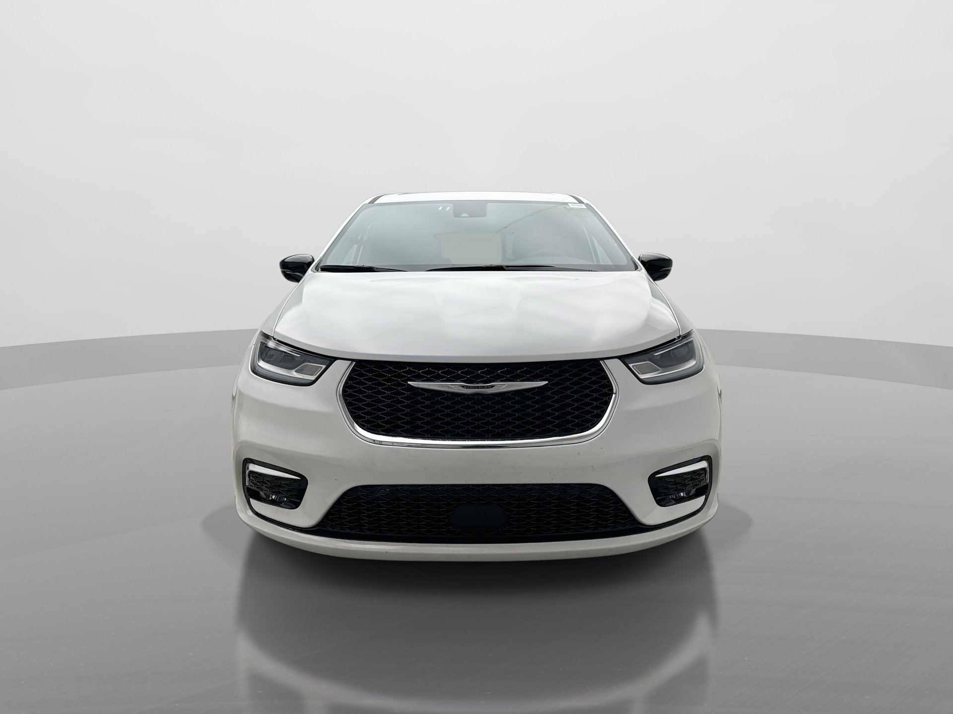 Used 2025 Chrysler Pacifica Select image 8