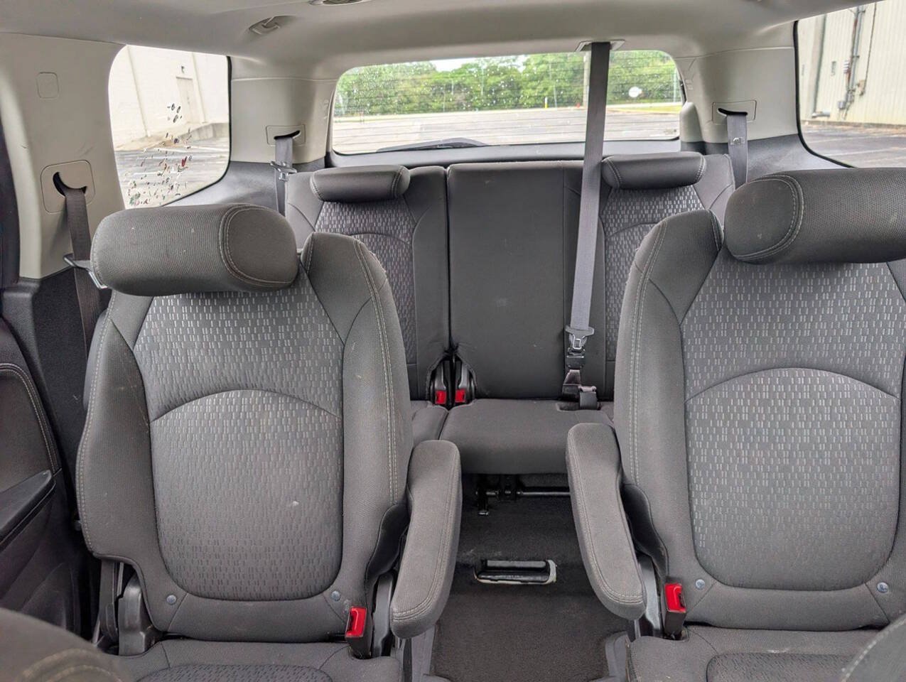 Used 2014 GMC Acadia SLE FWD image 27