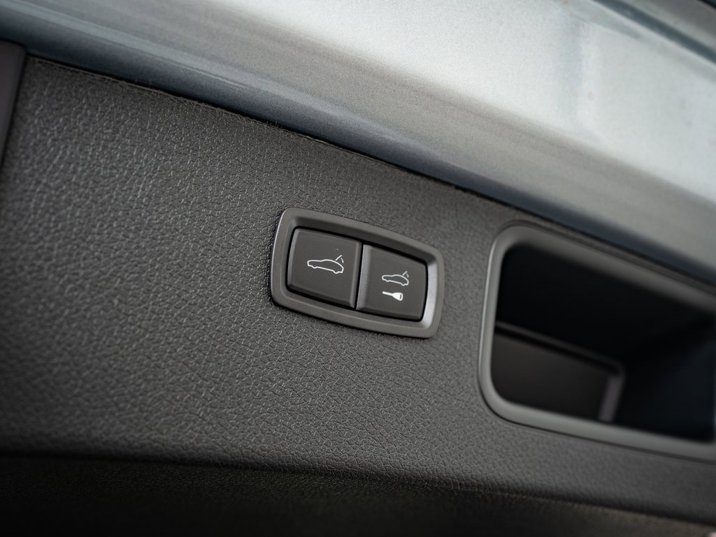 Used 2025 Porsche Macan image 19