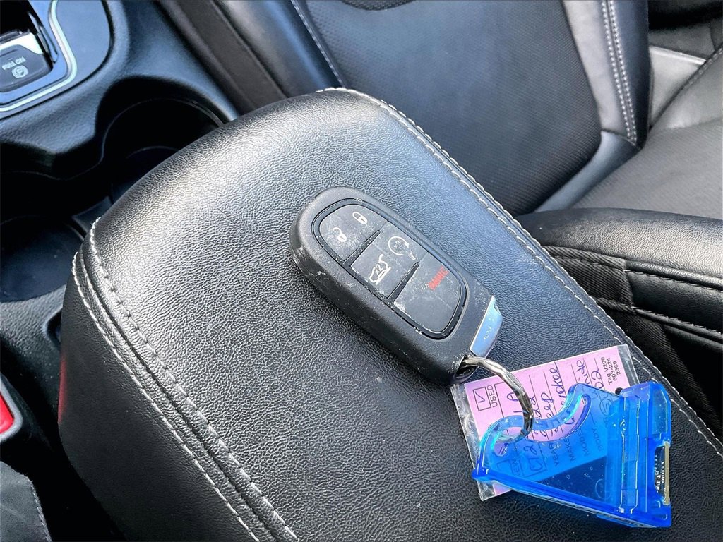 Used 2022 Jeep Cherokee Limited image 28