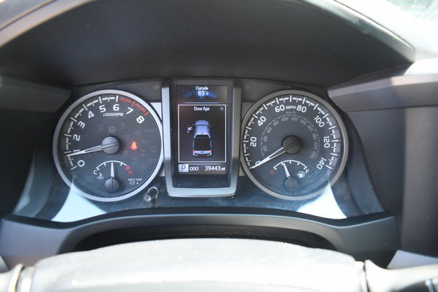Certified 2022 Toyota Tacoma TRD Off-Road w/ Technology Package AWD/4WD image 31