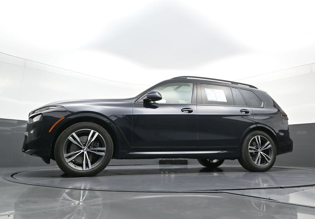 Used 2025 BMW X7 xDrive40i w/ M Sport Package image 26