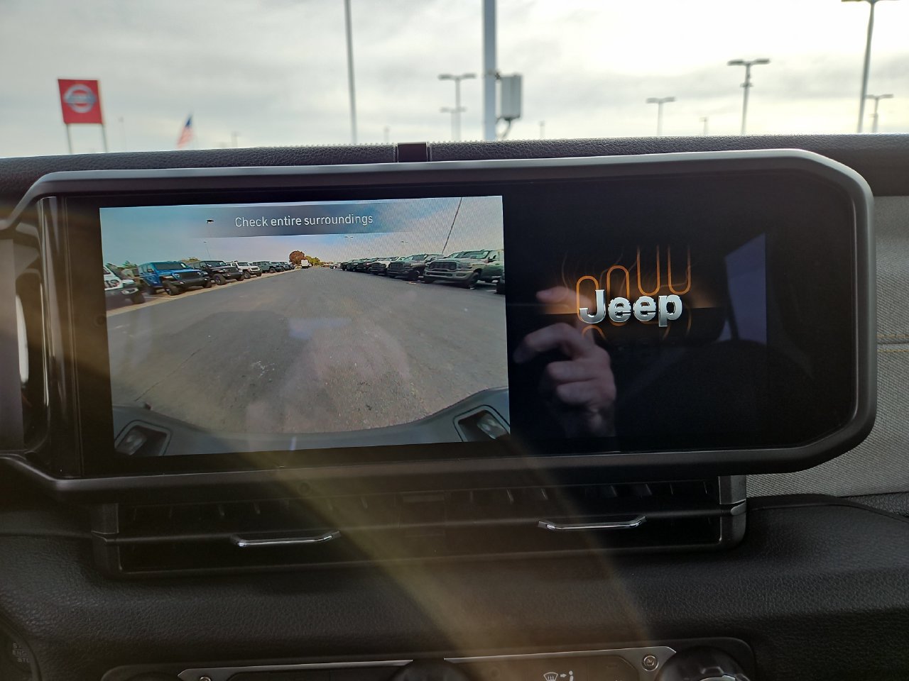 New 2026 Jeep Gladiator Sport AWD/4WD image 24
