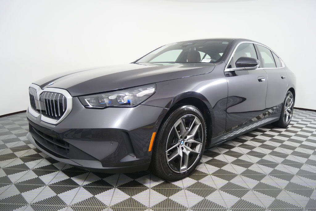Certified 2026 BMW 530i xDrive AWD/4WD image 8