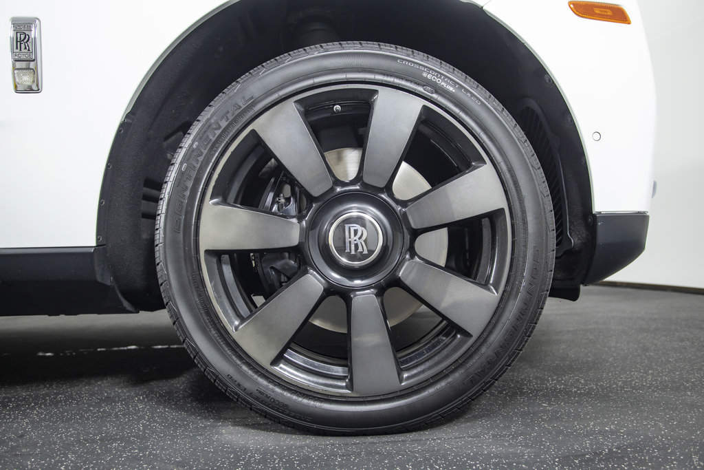 Used 2019 Rolls-Royce Cullinan AWD/4WD image 26