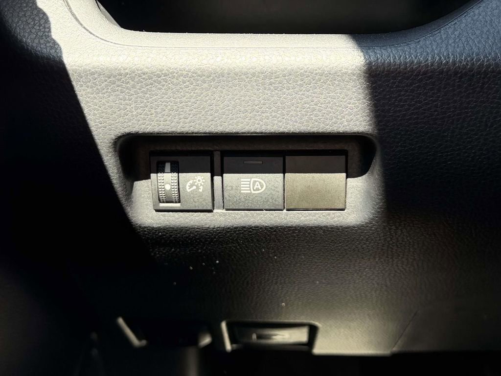 Used 2024 Toyota RAV4 XLE AWD/4WD image 21