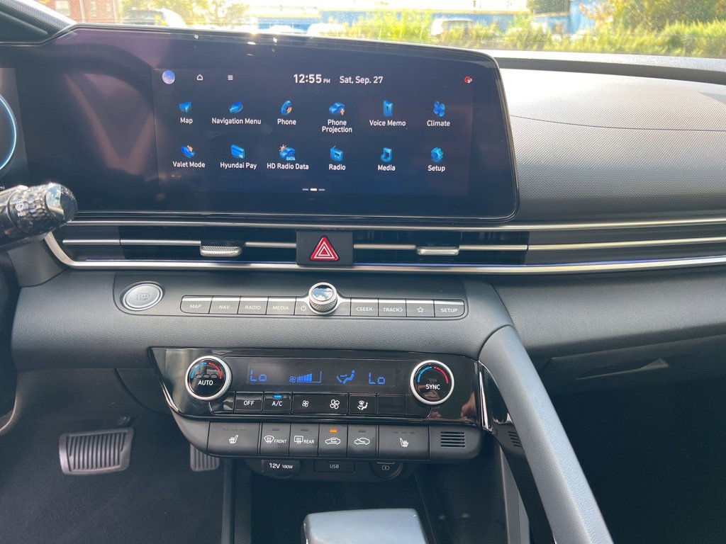 Used 2022 Hyundai Elantra Limited image 18