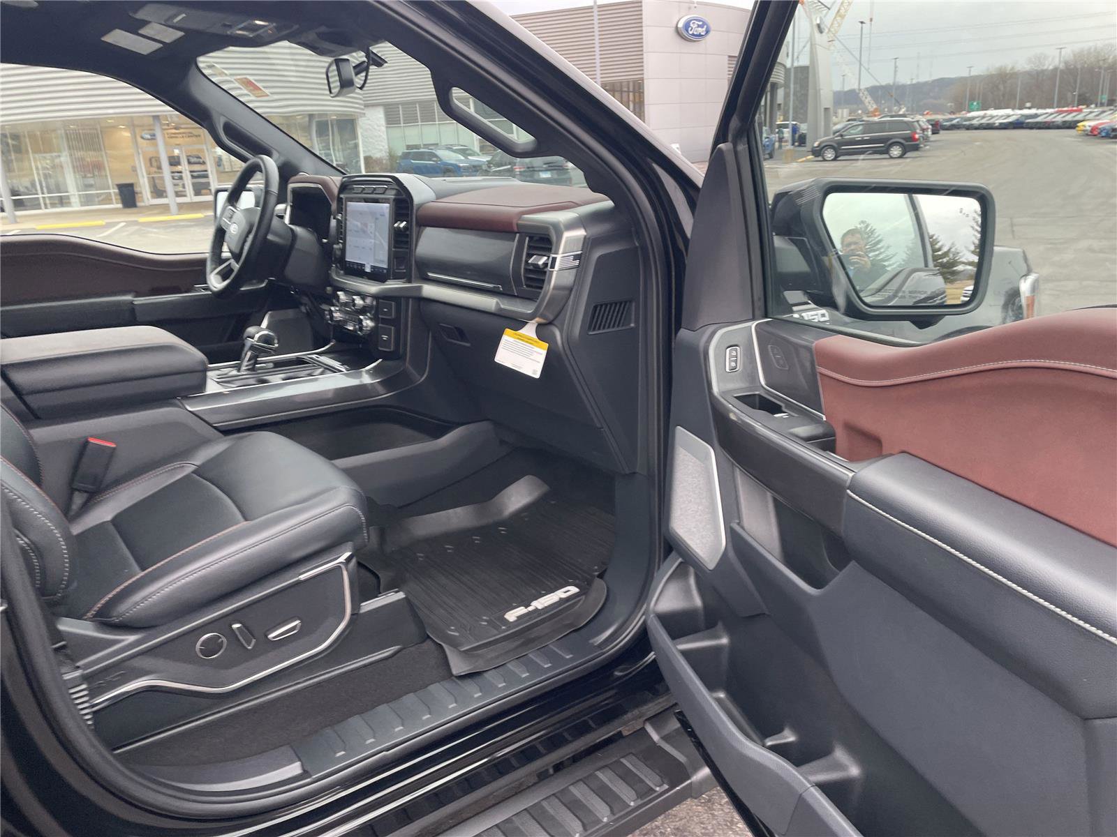 Used 2023 Ford F150 Lariat w/ Equipment Group 502A High image 27