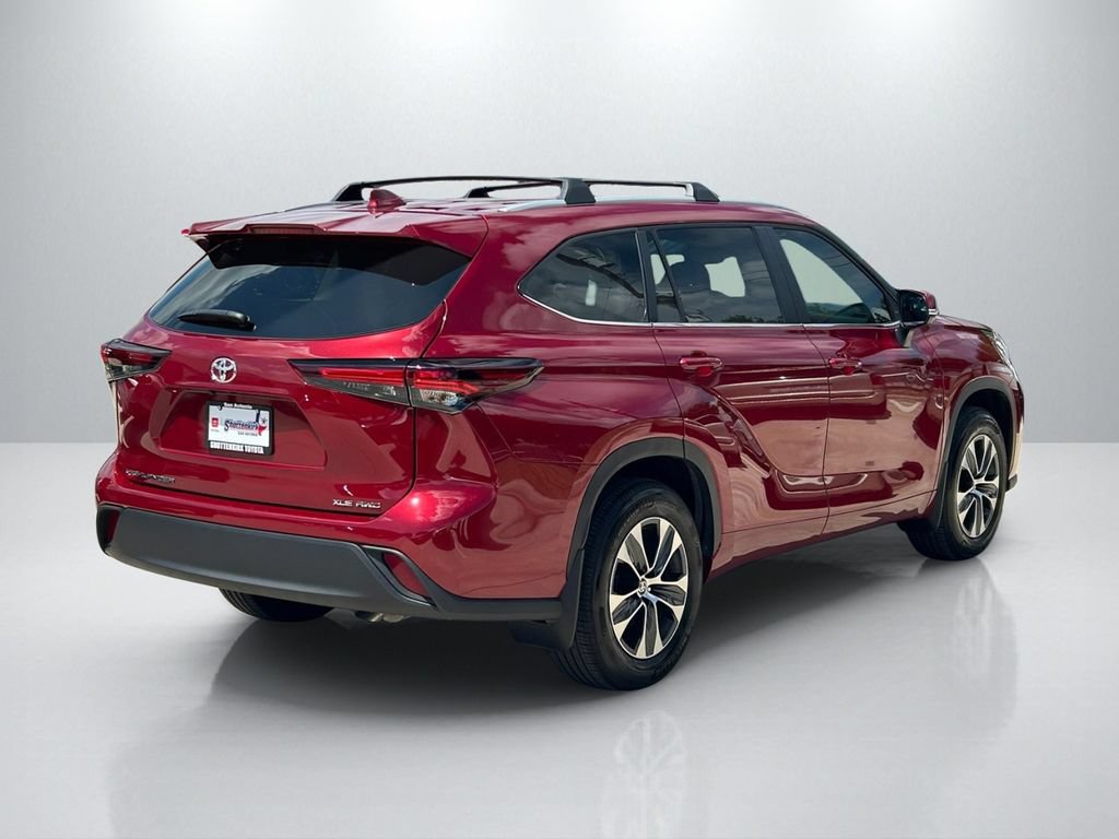 Certified 2026 Toyota Highlander XLE AWD/4WD image 5
