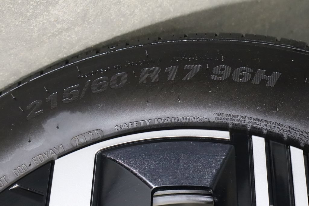 Used 2025 Nissan Kicks SV FWD image 40