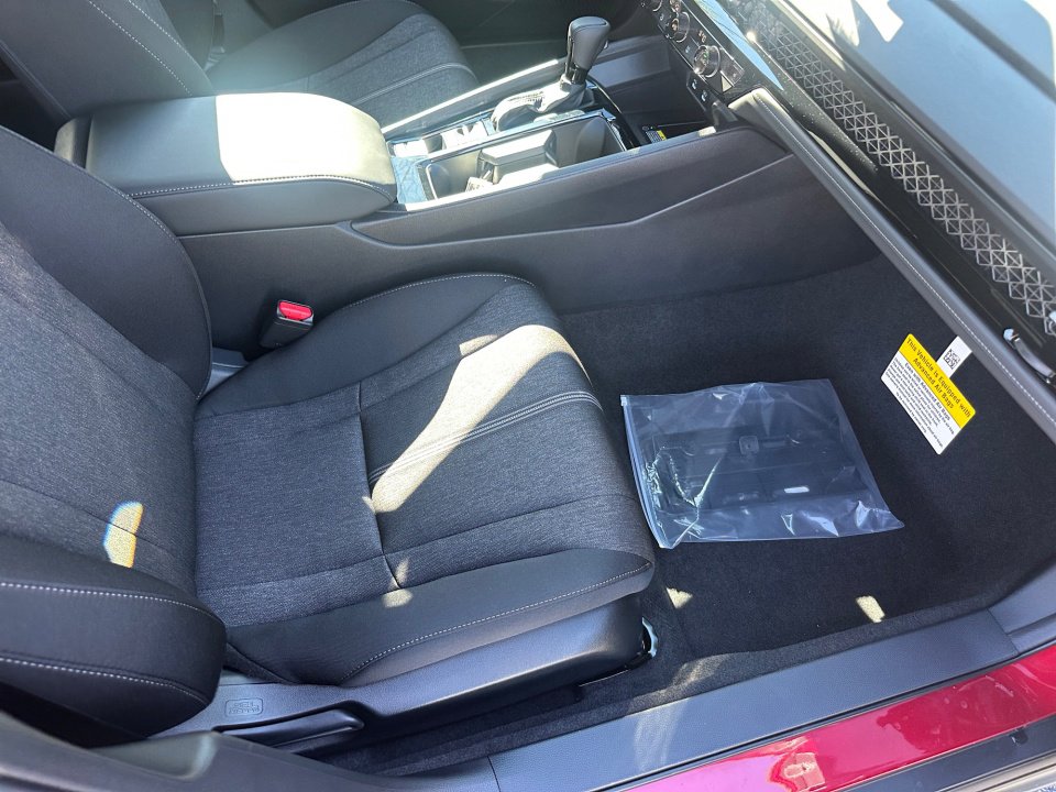 Used 2025 Honda Accord Sport image 28