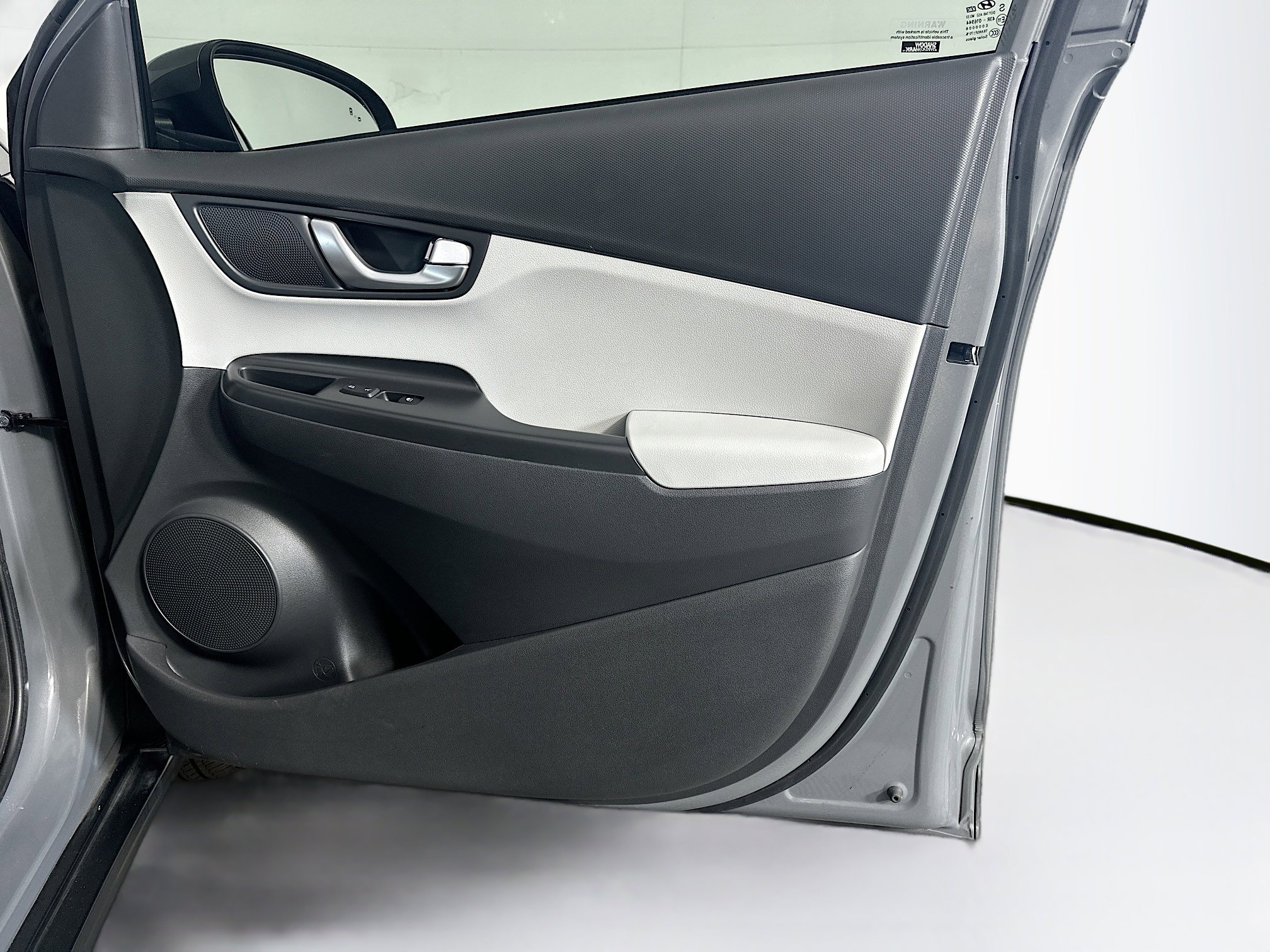 Used 2023 Hyundai Kona SE w/ Cargo Package image 31