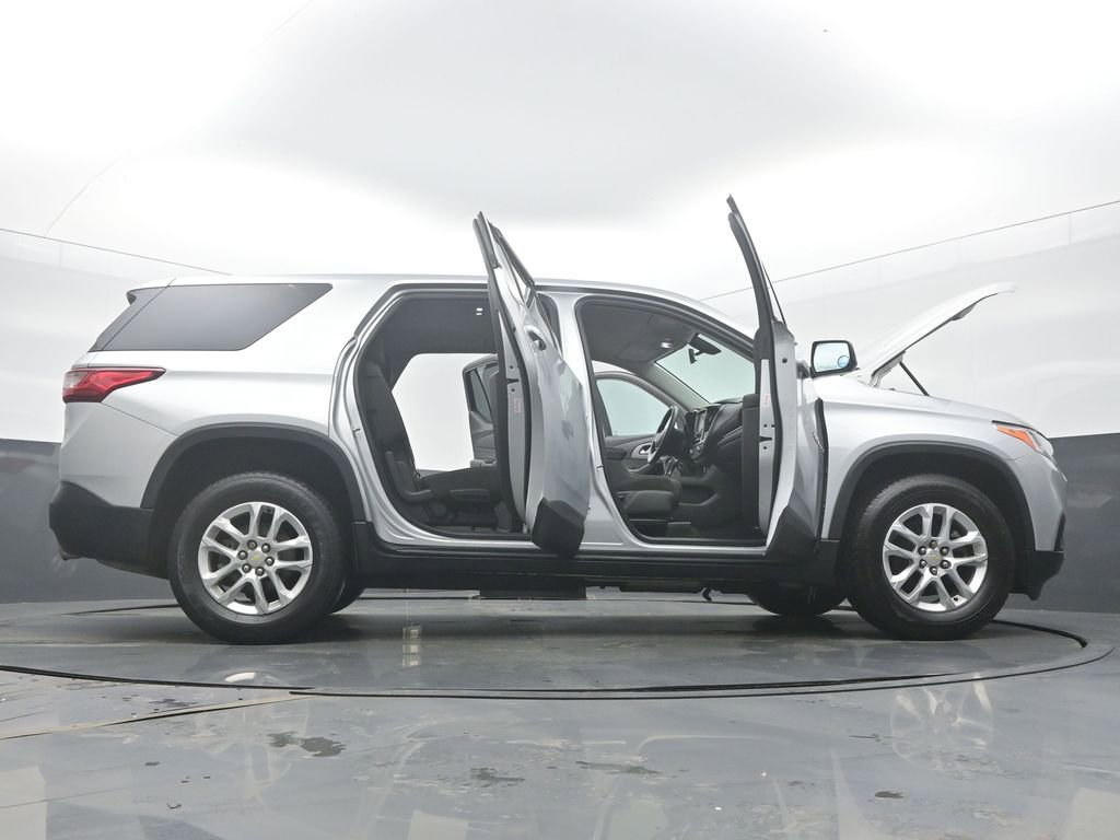 Used 2018 Chevrolet Traverse LS image 63