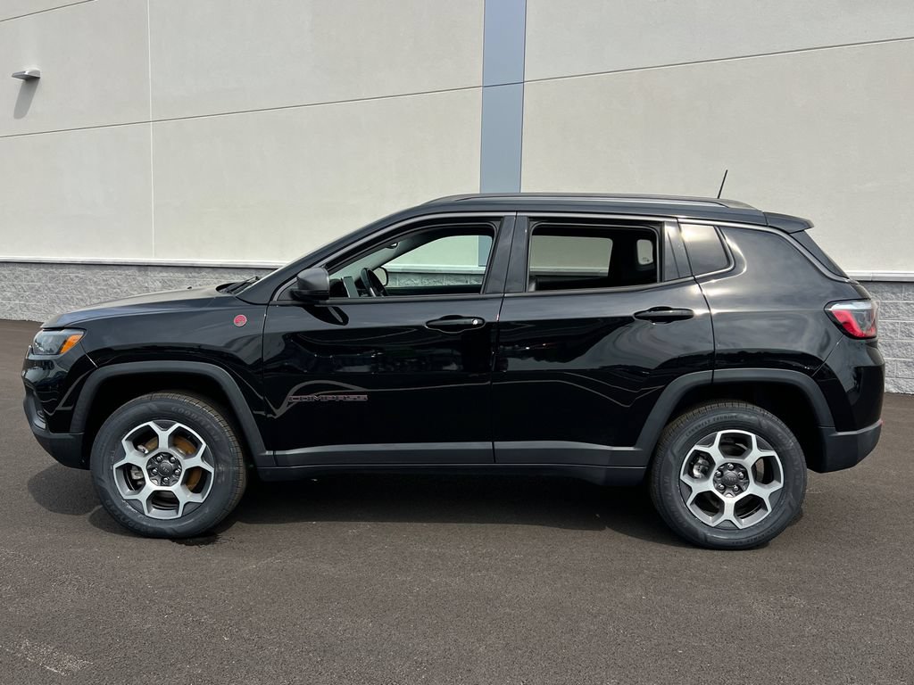 Used 2022 Jeep Compass Trailhawk w/ Trailhawk Convenience Group AWD/4WD image 4