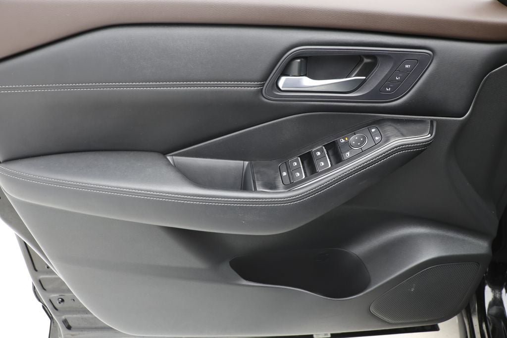 Used 2023 Nissan Rogue SL w/ SL Premium Package AWD/4WD image 12