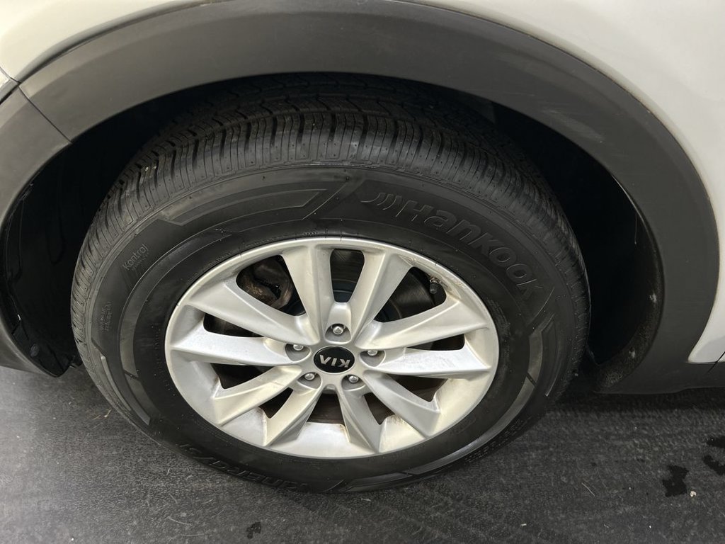 Used 2020 Kia Sorento LX w/ LX I4 Convenience Package AWD/4WD image 8