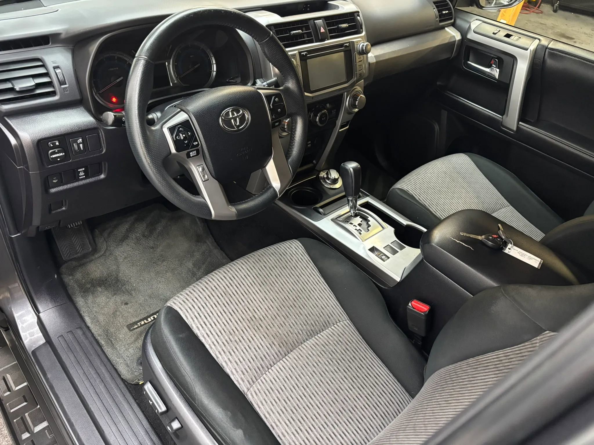 Used 2016 Toyota 4Runner SR5 image 11