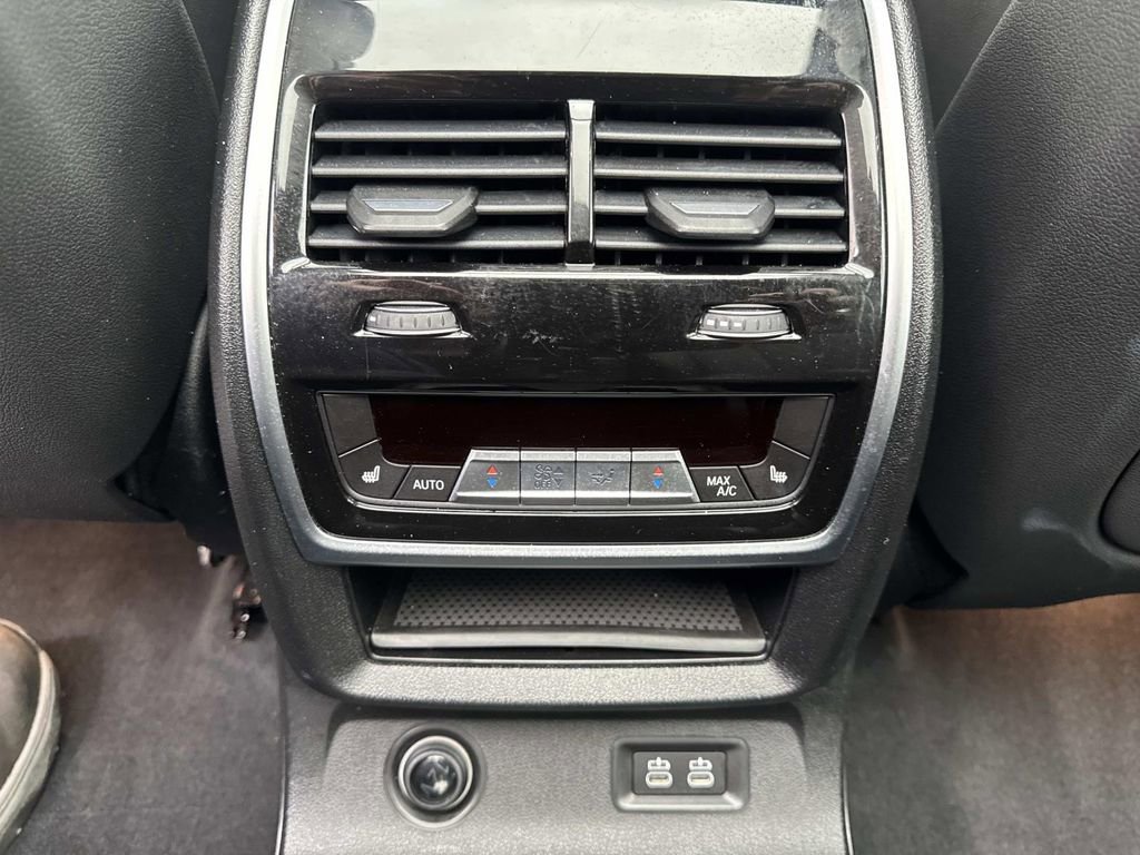 Used 2020 BMW X7 xDrive40i w/ Premium Package AWD/4WD image 14