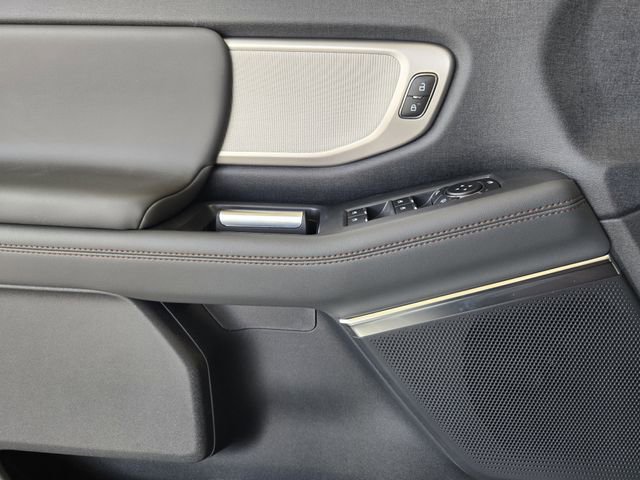 New 2025 Ford Expedition Active image 17