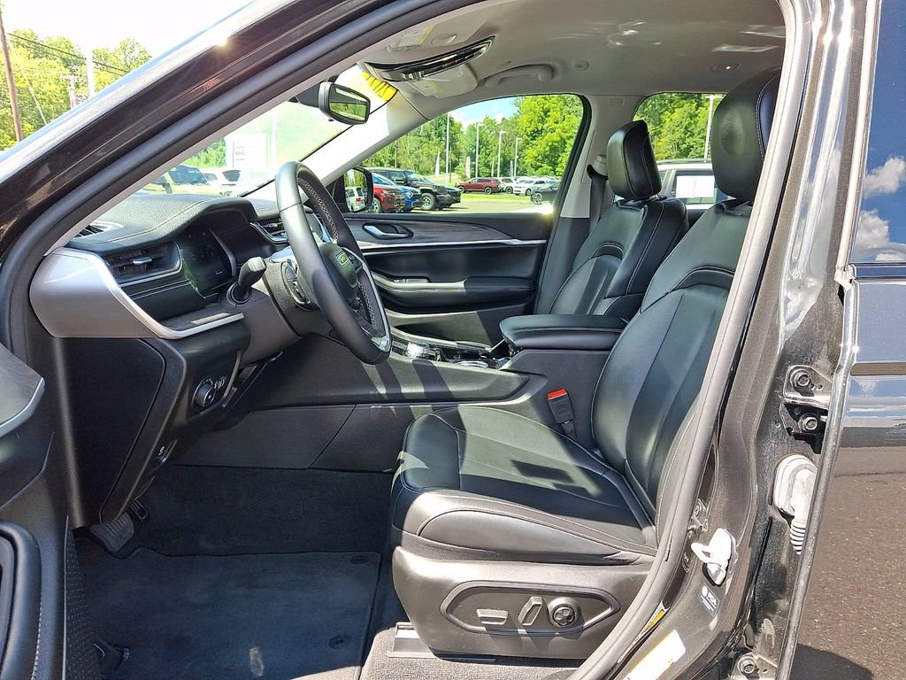Used 2021 Jeep Grand Cherokee L Limited AWD/4WD image 14