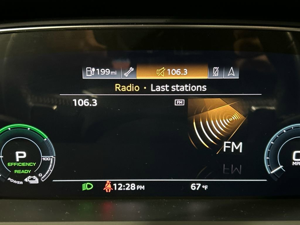 Used 2019 Audi e-tron Premium Plus image 15