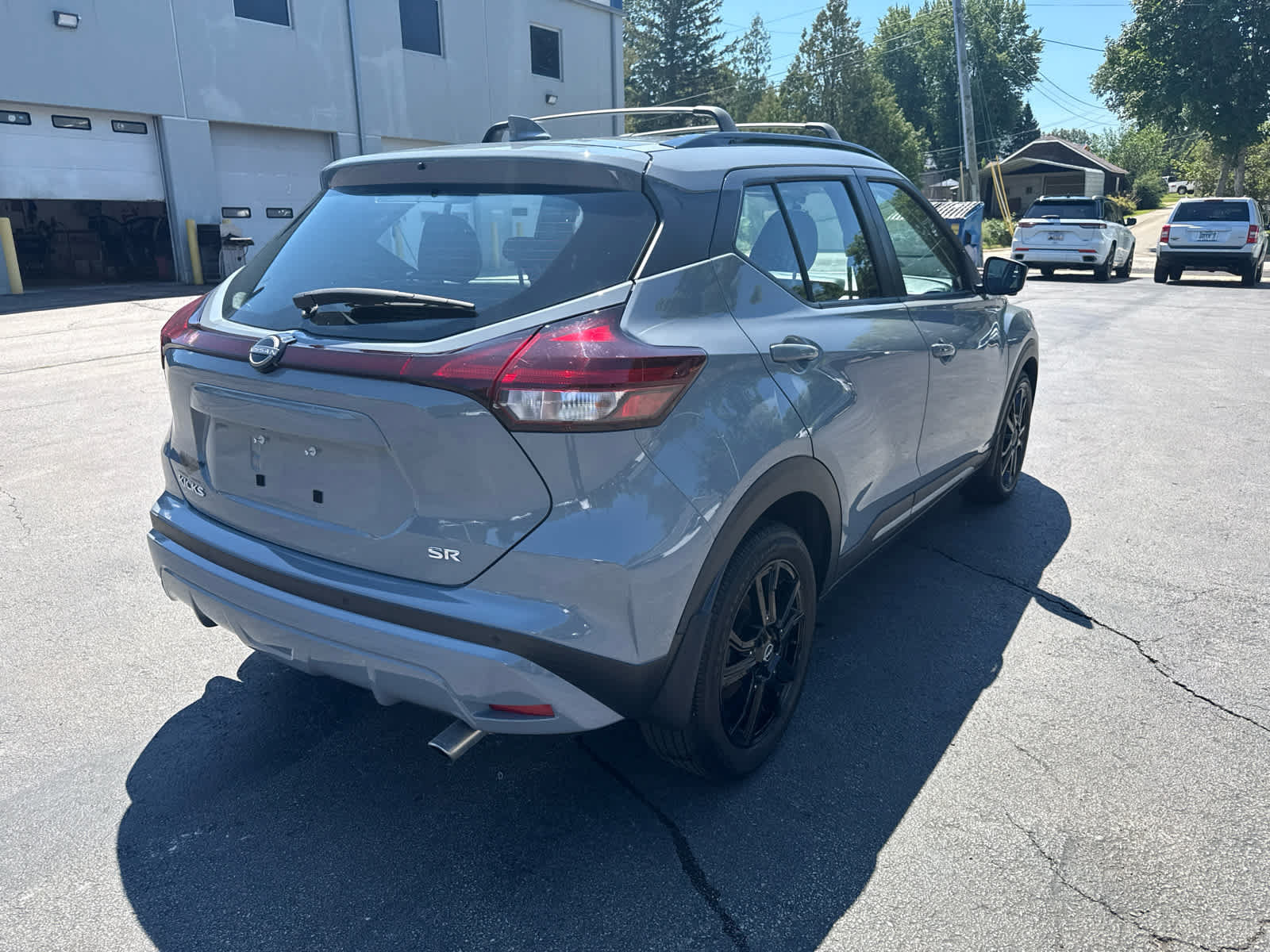 Used 2023 Nissan Kicks SR w/ Interior Electronics Package FWD image 3