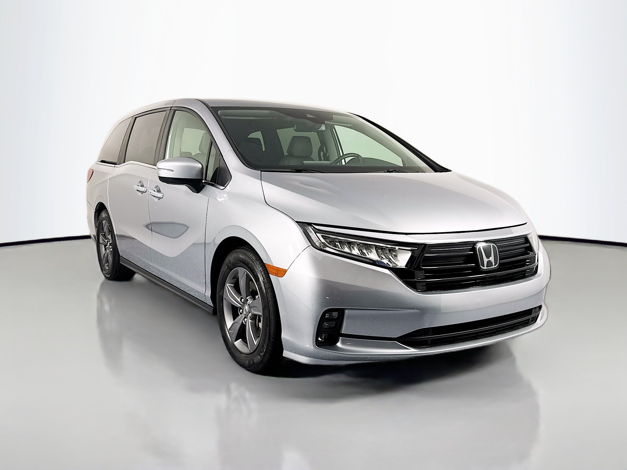 Certified 2024 Honda Odyssey EX image 3