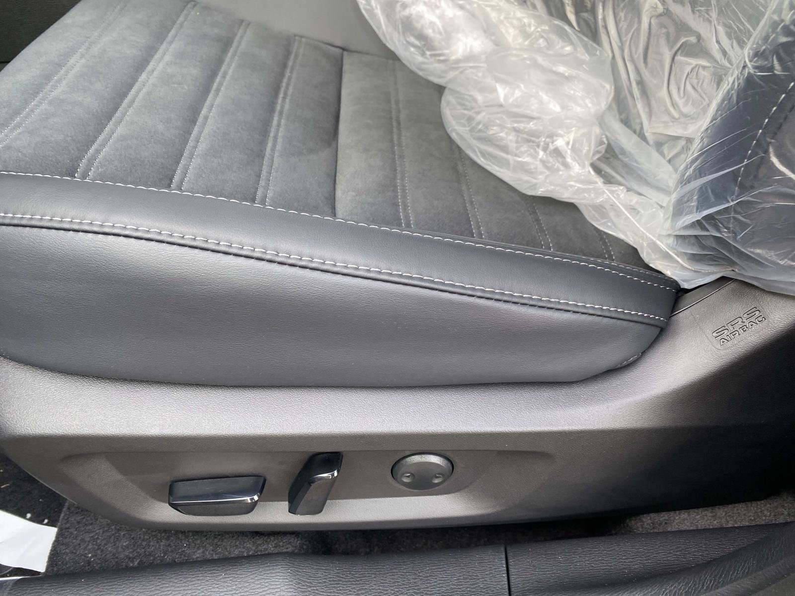 New 2026 Mitsubishi Outlander SE image 8